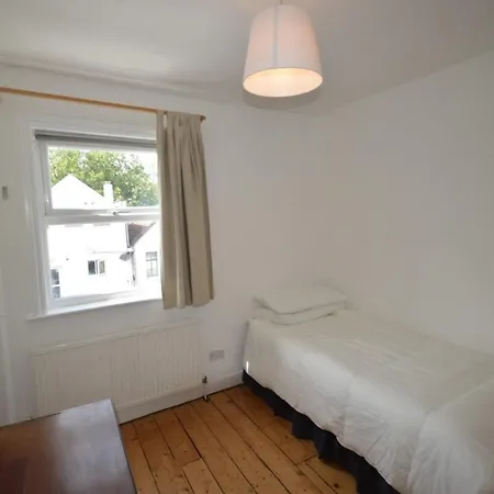 بيت للعطل 2 Bedroom In Gloucester Road