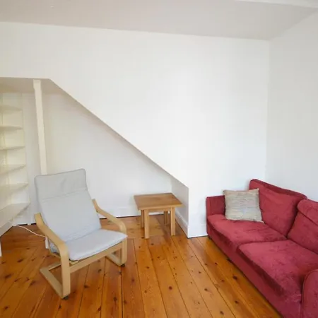 2 Bedroom In Gloucester Road *