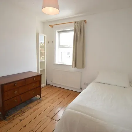 2 Bedroom In Gloucester Road بريستول